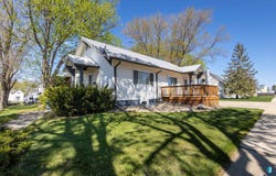 102 W Elder St, Canton, SD 57013-1261