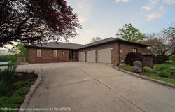 10949 Lakeside Drive, Perrinton, MI 48871