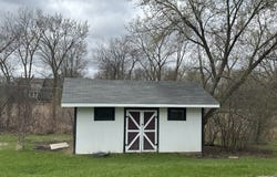 2301 Greenbriar Lane, Lindenhurst, IL 60046