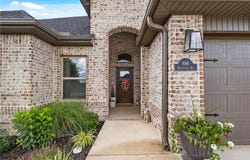 886 Bellagiola Drive, Tontitown, AR 72762