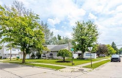 32521 Dover Street, Garden City, MI 48135