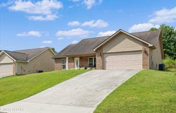 3105 Arthur Walker Rd, Maryville, TN 37803