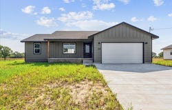 300 S Commercial, Sedgwick, KS 67135