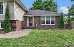 3539 NW 45th Ct, Topeka, KS 66618