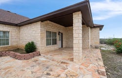 31 Running Deer Meadow, Del Rio, TX 78840