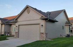 6012 Stonepointe Ct, Johnston, IA 50131