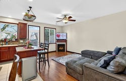 810 E 9TH St, Newberg, OR 97132
