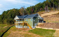 337 Maple Knoll Drive, Hendersonville, NC 28792