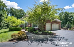 1099 Skyevale NE, Ada, MI 49301
