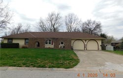 1208 Chapel Drive, Harrisonville, MO 64701