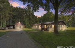 17401 Taft Road, Spring Lake, MI 49456