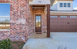 77 Annandale Dr, Columbus, MS 39702