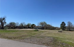 4 W Houston ST, Lavaca, AR 72941
