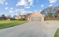 2013 Wood Trail, Azle, TX 76020