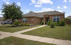 717 Roaring Springs Drive, Glenn Heights, TX 75154