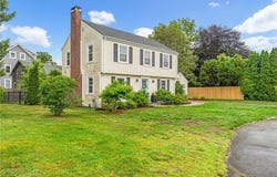 25 Marshall Way, East Providence, RI 02916