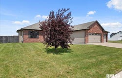 825 Nine Rock Road, Sherman, IL 62684