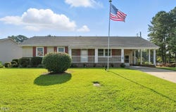 209 S Eastwood Drive, Benson, NC 27504