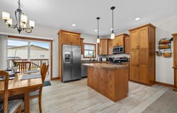 3425 8th ST, Minot, ND 58703