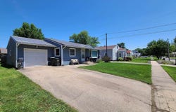 1005 9Th Avenue E, Oskaloosa, IA 52577