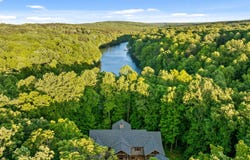55 Mountain Farms Road, Signal Mountain, TN 37377