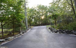 2207 SCARBOROUGH WAY, BUSHKILL, PA 18324