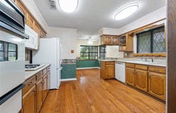 211 Indian Trace Lane, Waxahachie, TX 75165