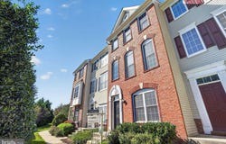 25090 LOMAX Terrace, CHANTILLY, VA 20152