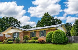 2049 Oakhurst Drive, Grenada, MS 38901