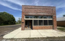 100 Central Avenue, Marietta, TX 75566
