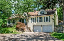 10 Woodland Ter, High Bridge Boro, NJ 08829-1010