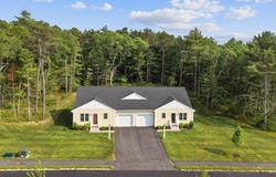 9 Tupper Hill Rd, Plymouth, MA 02360