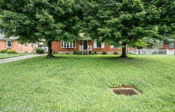 3002 Debera Way, Louisville, KY 40220