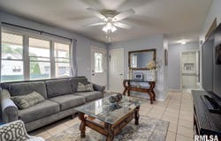 2410 BARKER Street, Clinton, IA 52732