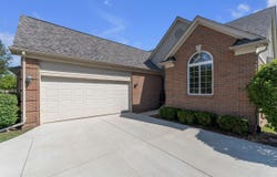 49454 N Glacier, Northville, MI 48168