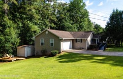 72 Christopher Cir, Alexander City, AL 35010