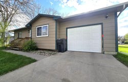 305 E 4th Ave, Miller, SD 57362