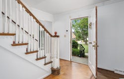 913 CHESTNUT STREET, VESTAVIA HILLS, AL 35216