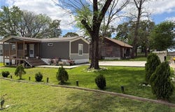 304 E 1st Street, Hearne, TX 77859