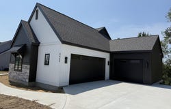 9465 Bluff Ridge Drive, Zeeland, MI 49464
