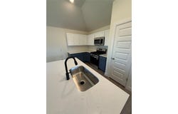 1205 E Stallion Lane, Mustang, OK 73064
