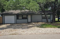 18215 Center ST, Jonestown, TX 78645