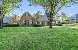 109 Copperfield Ct, Starkville, MS 39759