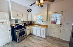 742 S 4th St, Dekalb, IL 60115