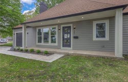 821 S Ridgeview Road, Olathe, KS 66061