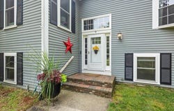 9 Eleanore Strasse Rd, Easton, MA 02356