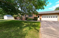 478 St Johns Road, Champlain, NY 12919