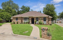 2705 Serenade Court, Arlington, TX 76015