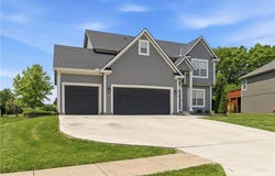 2007 Sequoia Drive, Raymore, MO 64083