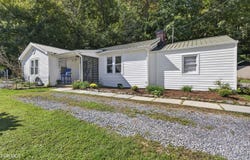 821 S Beaver Dam Avenue, Damascus, VA 24236